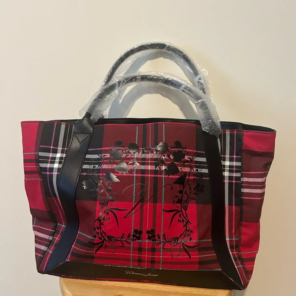 NWT - Victoria‎ Secret Plaid Tote